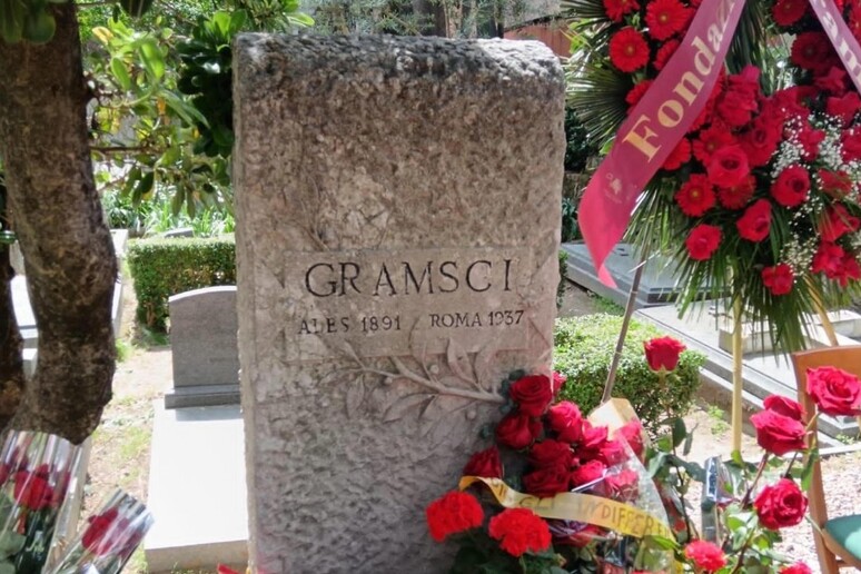 Prc,censura alla commemorazione di Gramsci,niente bandiere rosse - RIPRODUZIONE RISERVATA
