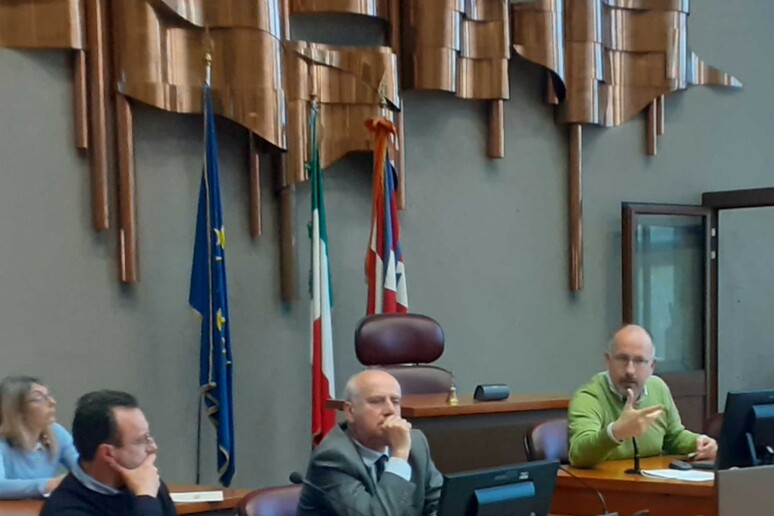- RIPRODUZIONE RISERVATA