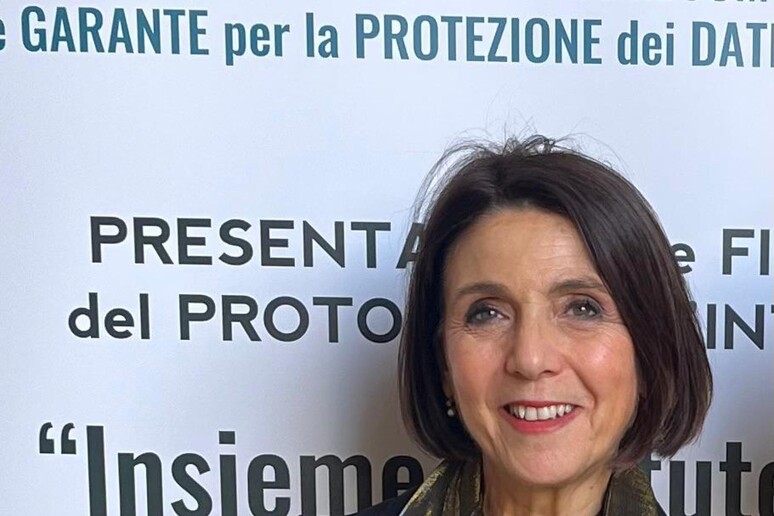 - RIPRODUZIONE RISERVATA