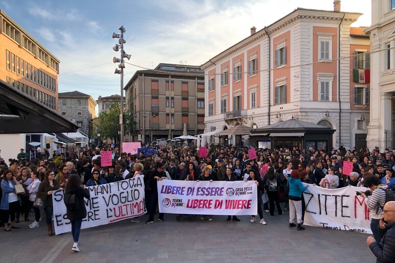 - RIPRODUZIONE RISERVATA