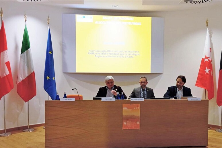 - RIPRODUZIONE RISERVATA