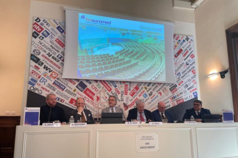 - RIPRODUZIONE RISERVATA