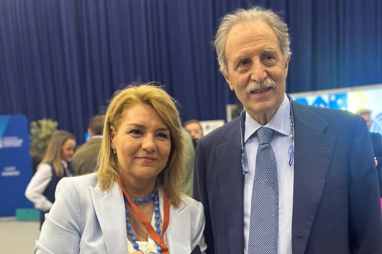 - RIPRODUZIONE RISERVATA