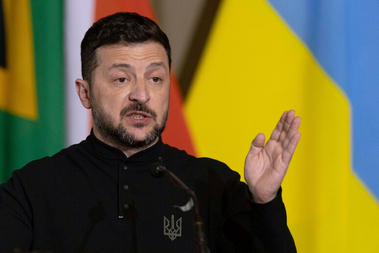 - RIPRODUZIONE RISERVATA