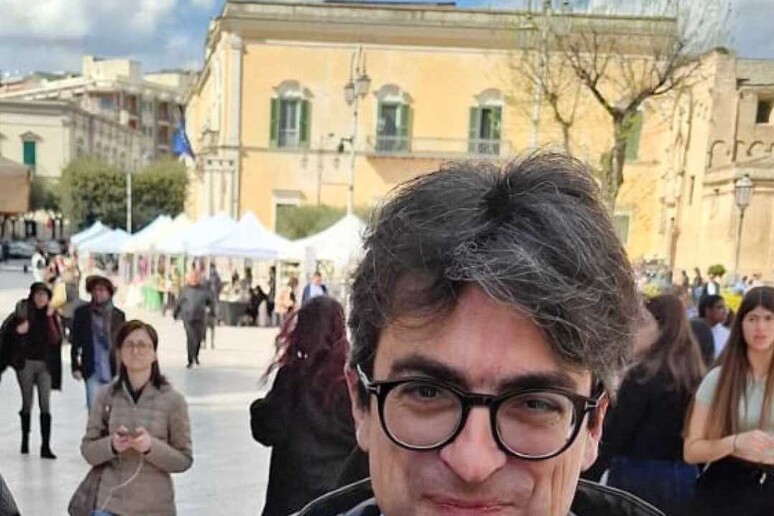 - RIPRODUZIONE RISERVATA