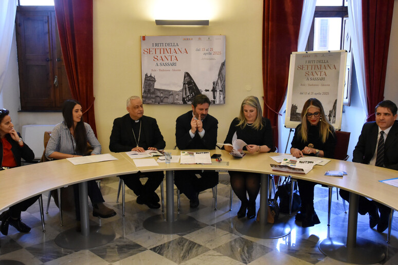 - RIPRODUZIONE RISERVATA