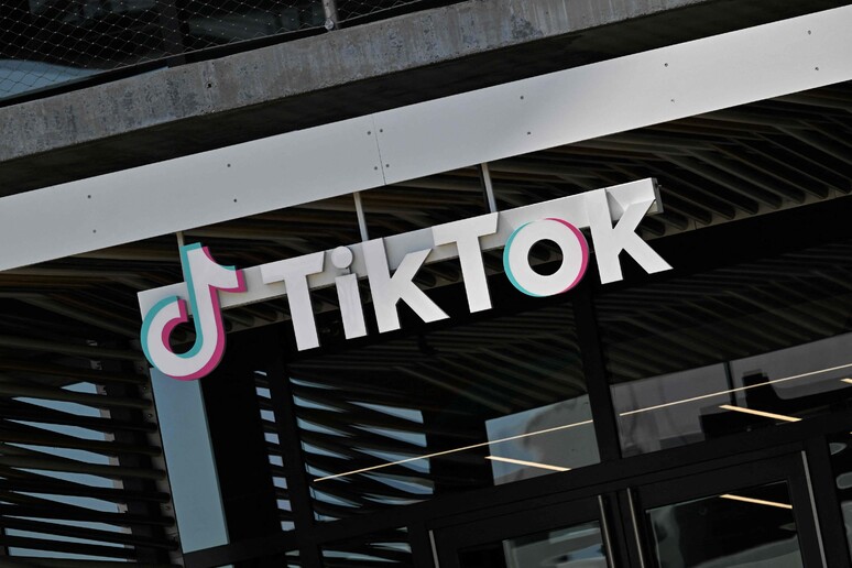 Da TikTok modifiche per tutelare le elezioni in Romania © ANSA/AFP