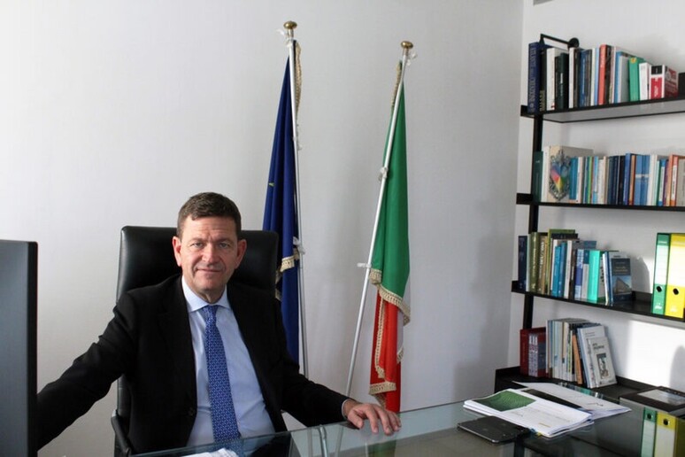 - RIPRODUZIONE RISERVATA