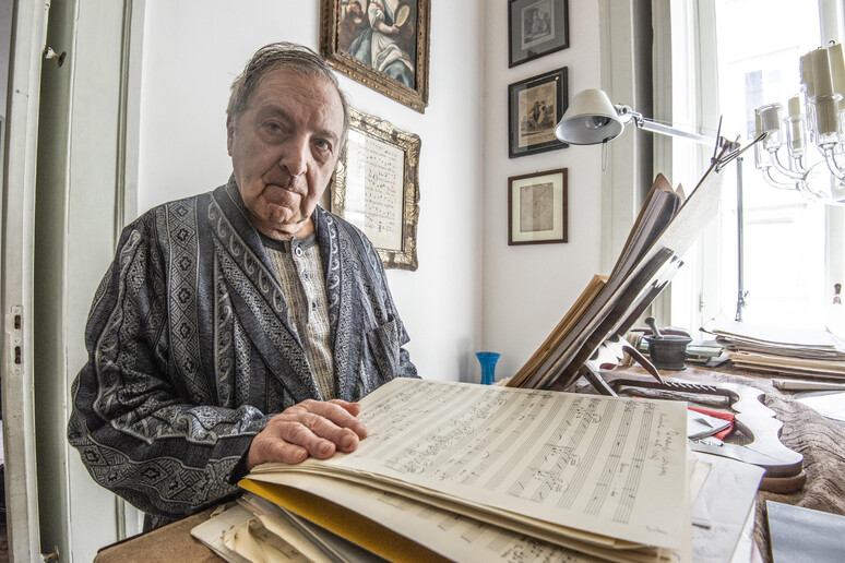 ++ E ' morto Roberto De Simone ++ - RIPRODUZIONE RISERVATA