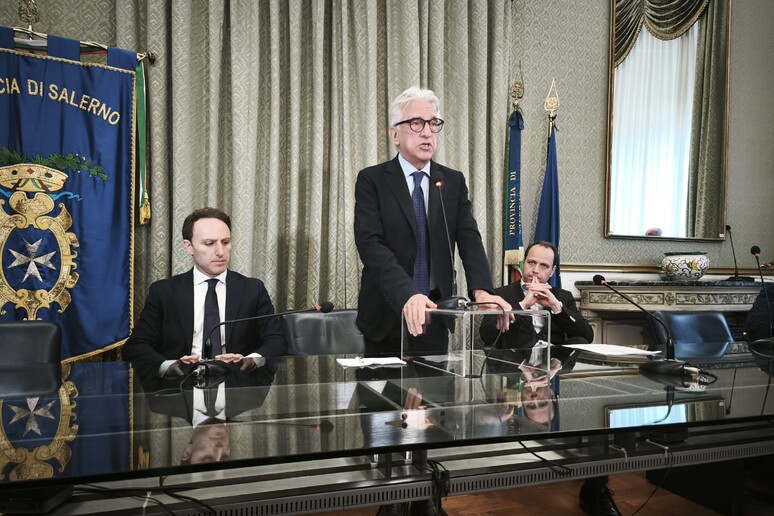 - RIPRODUZIONE RISERVATA