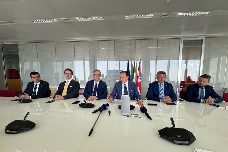- RIPRODUZIONE RISERVATA