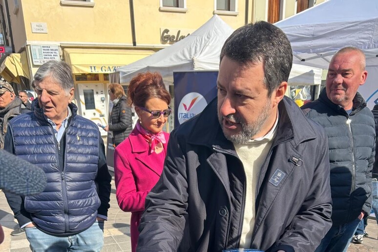- RIPRODUZIONE RISERVATA