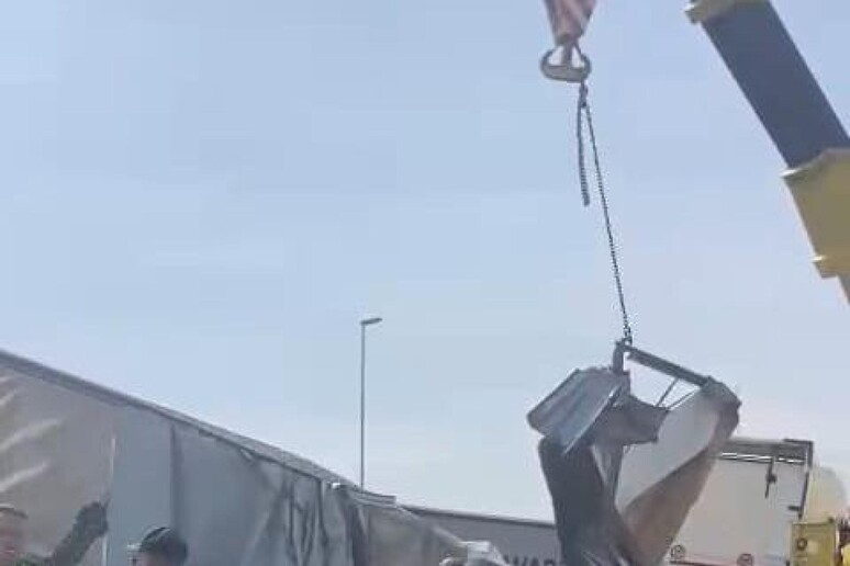 - RIPRODUZIONE RISERVATA