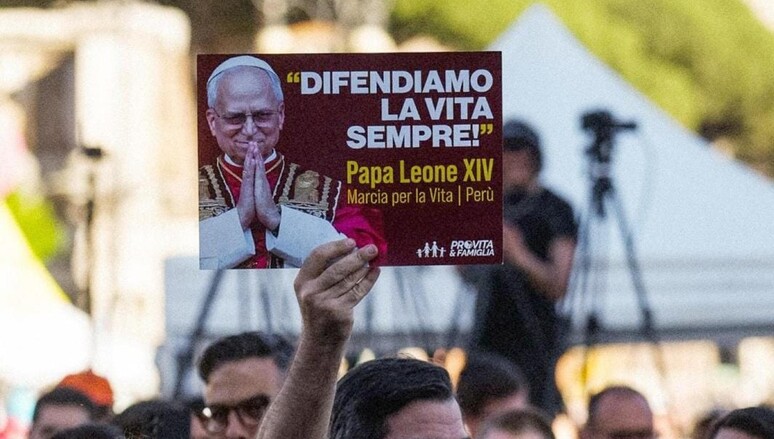 A Roma il corteo Scegliamo la vita,  'Stato aiuti a vivere ' - RIPRODUZIONE RISERVATA