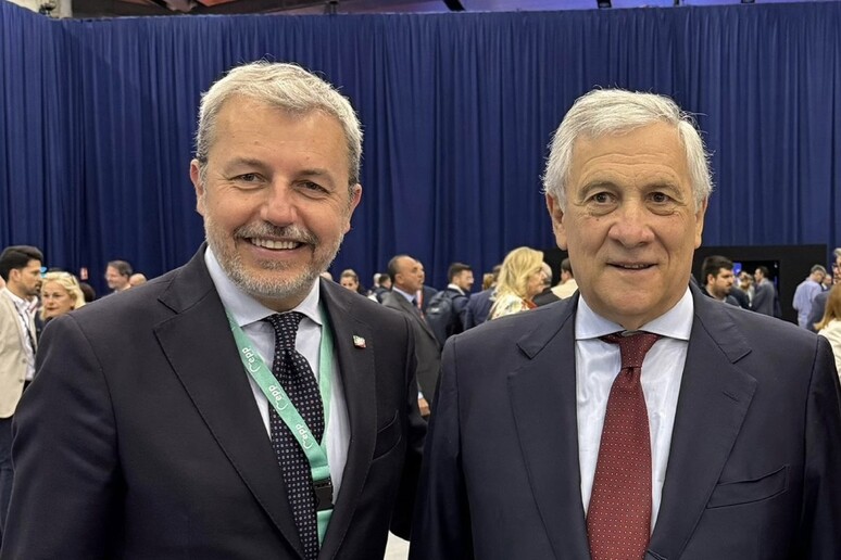 - RIPRODUZIONE RISERVATA