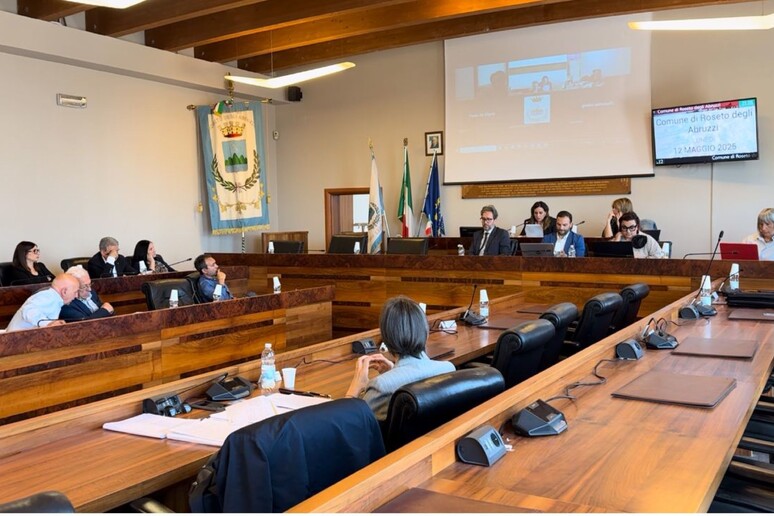 - RIPRODUZIONE RISERVATA
