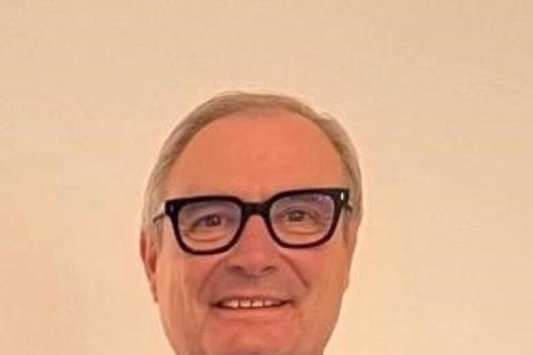 - RIPRODUZIONE RISERVATA