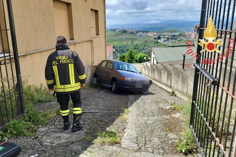 - RIPRODUZIONE RISERVATA