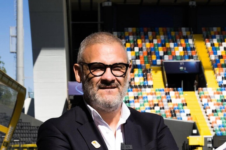 - RIPRODUZIONE RISERVATA