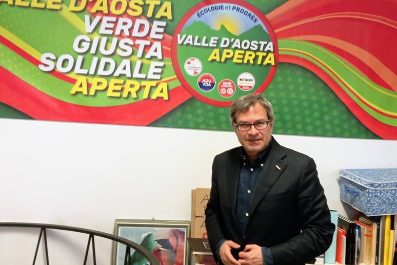 - RIPRODUZIONE RISERVATA