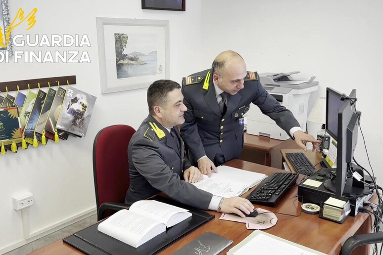 Guardia di Finanza - RIPRODUZIONE RISERVATA