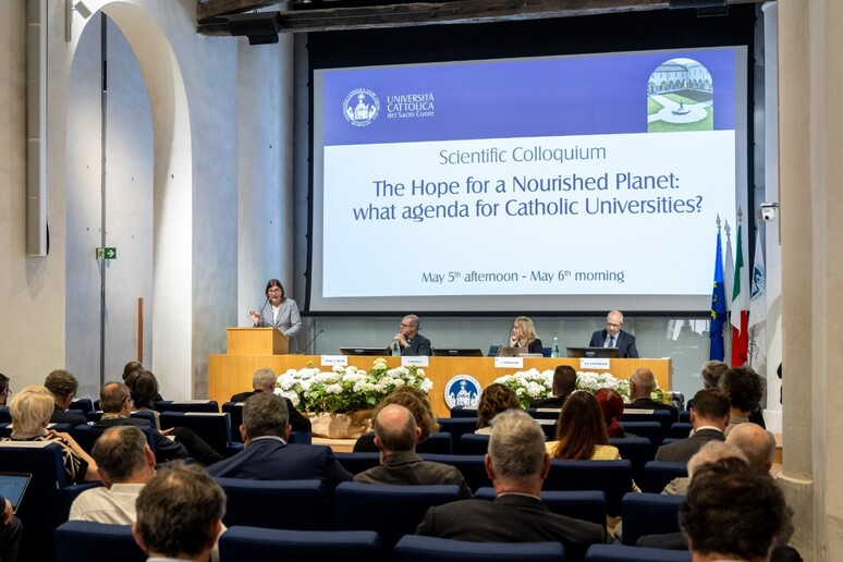 - RIPRODUZIONE RISERVATA