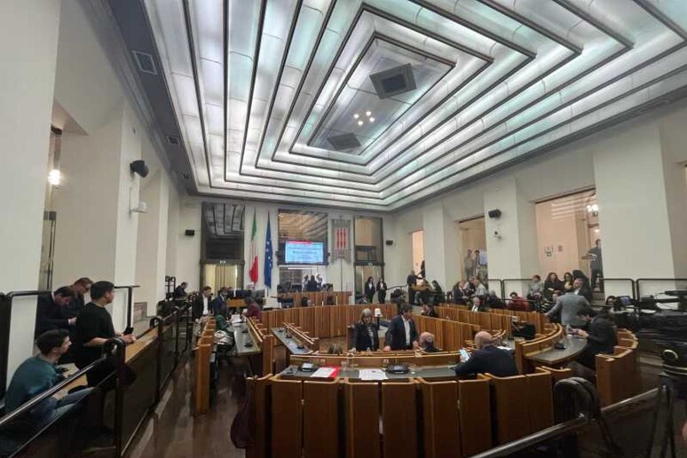 - RIPRODUZIONE RISERVATA