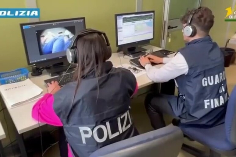 - RIPRODUZIONE RISERVATA