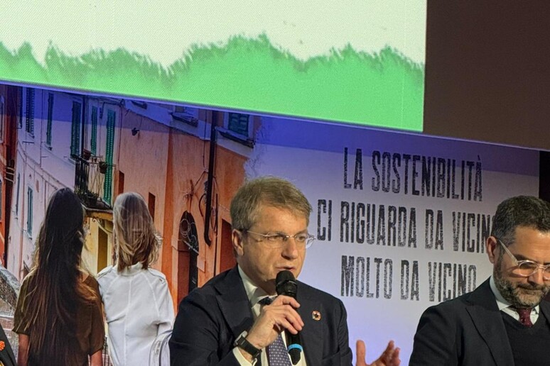 - RIPRODUZIONE RISERVATA