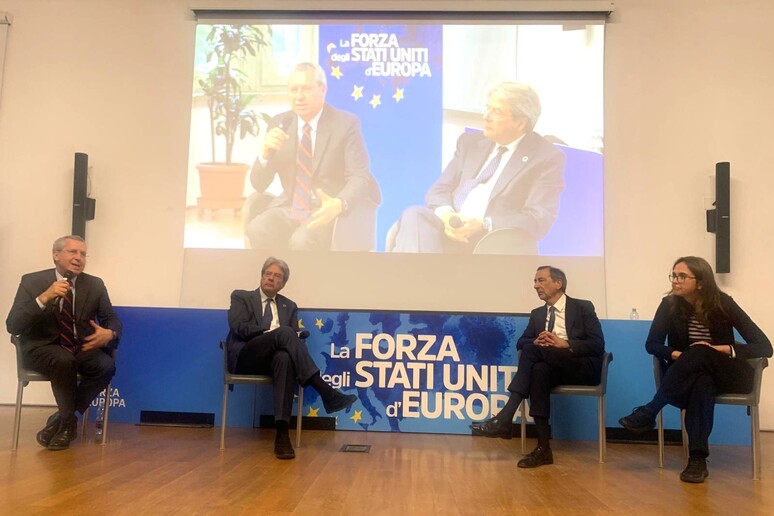- RIPRODUZIONE RISERVATA