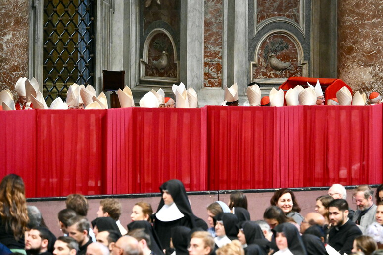 - RIPRODUZIONE RISERVATA