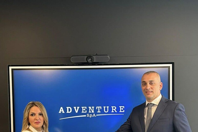 - RIPRODUZIONE RISERVATA