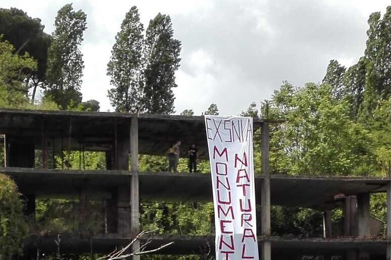 - RIPRODUZIONE RISERVATA